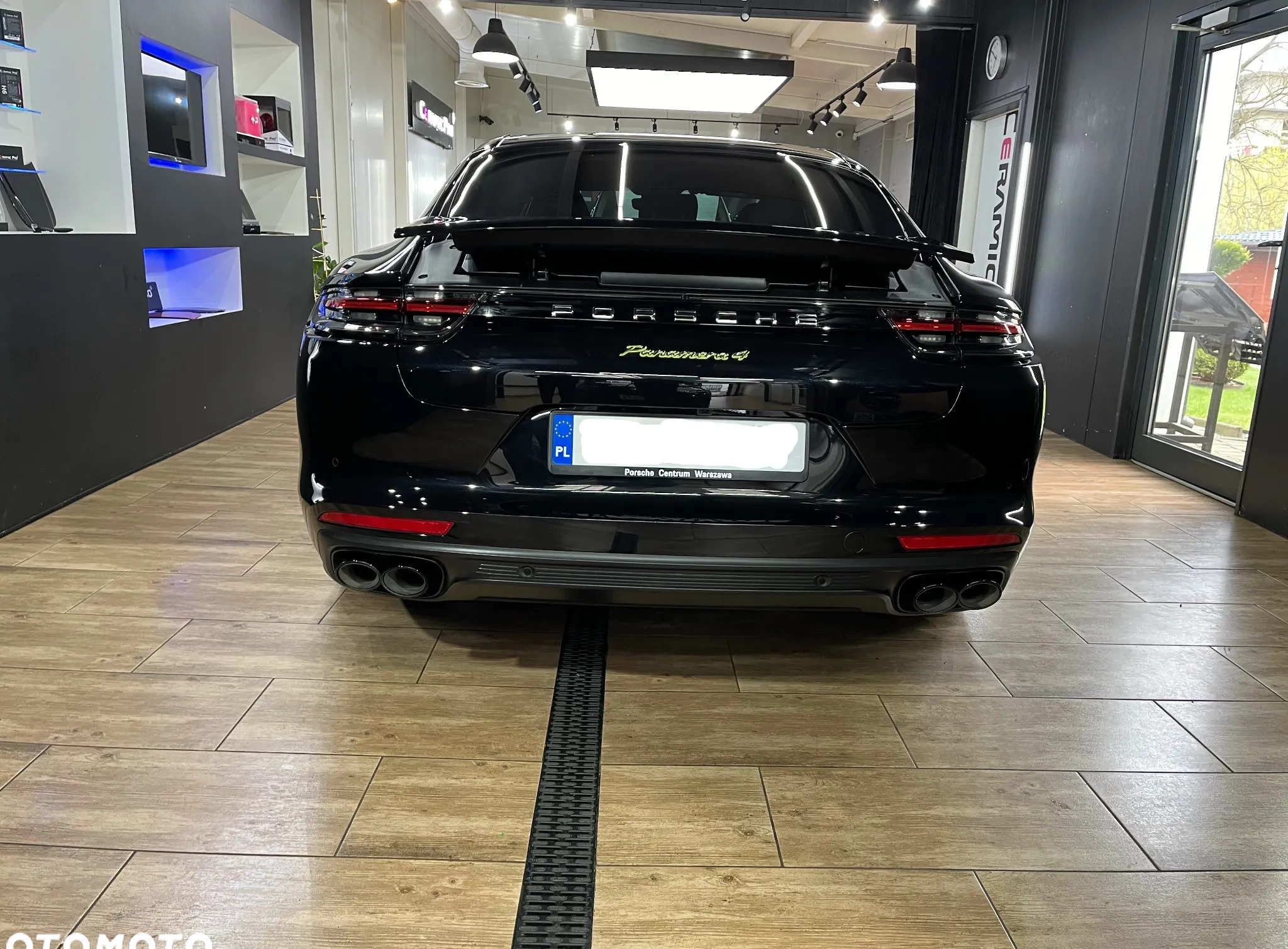 Porsche Panamera cena 499000 przebieg: 45000, rok produkcji 2020 z Warszawa małe 254